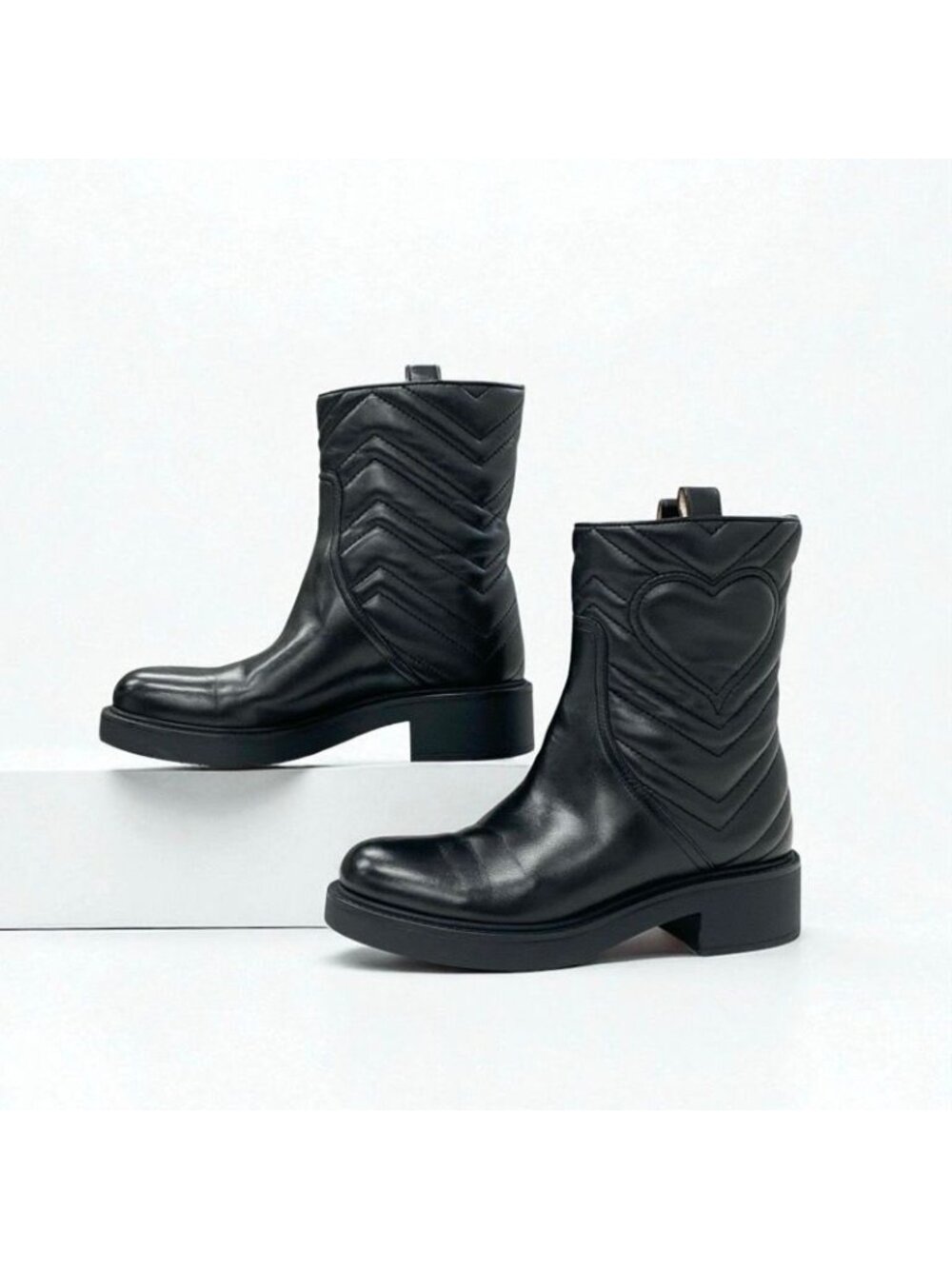 Gucci Boots Short Shoes Leather Black Double G Heart Quilting - Picture 4 of 10